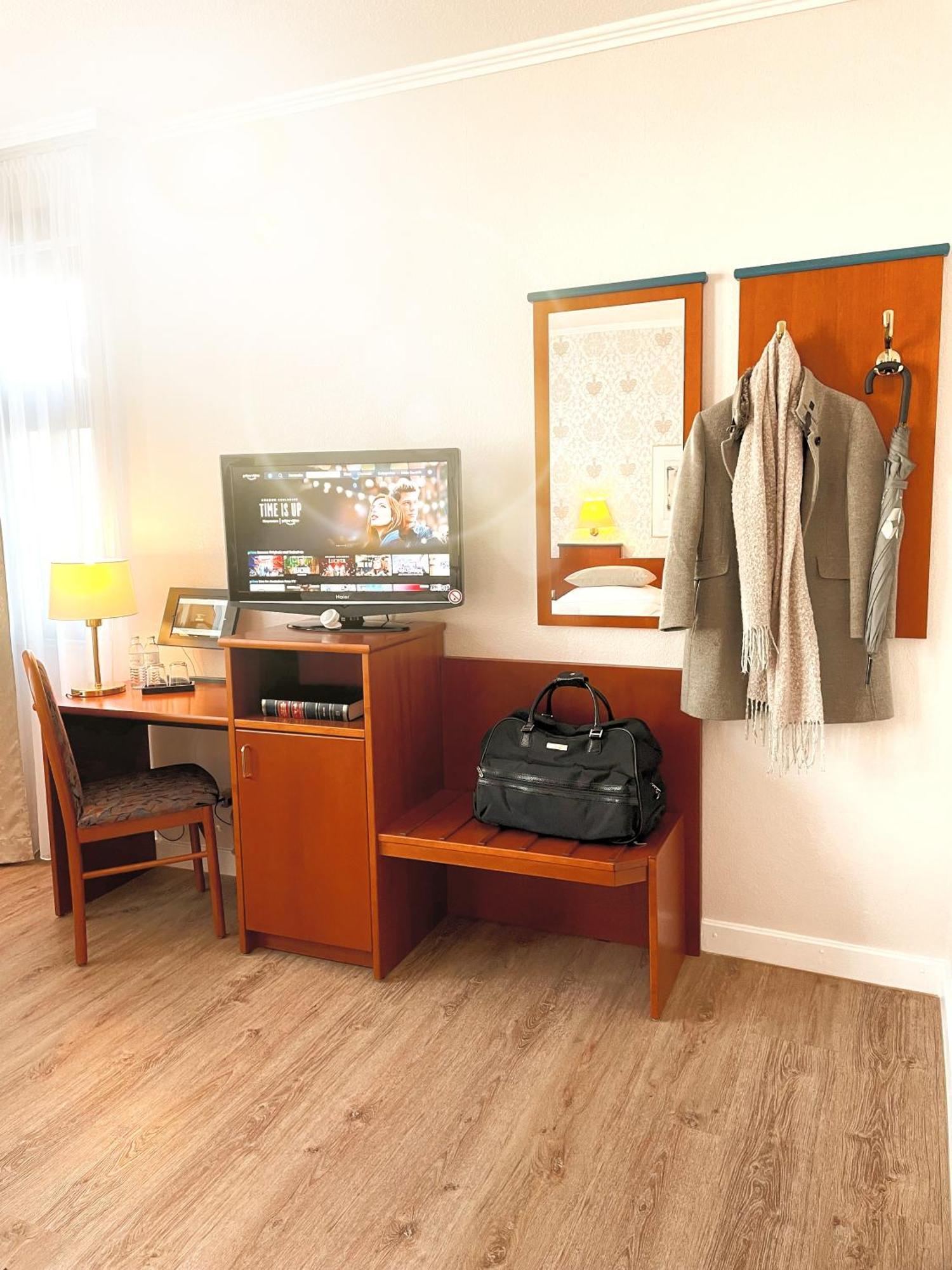 Hotel Kolossos Düsseldorf - Neuss Zimmer foto