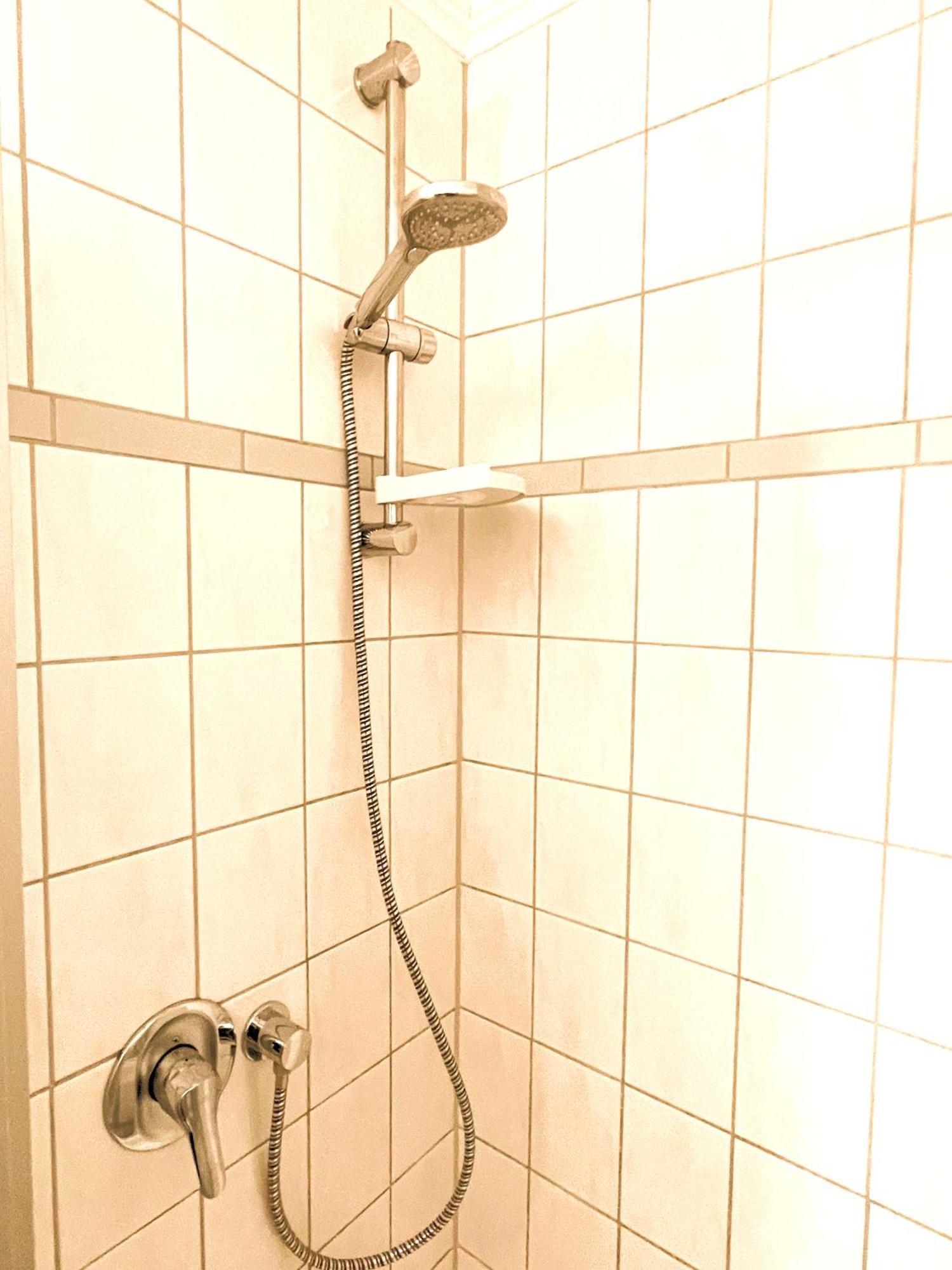 Hotel Kolossos Düsseldorf - Neuss Zimmer foto