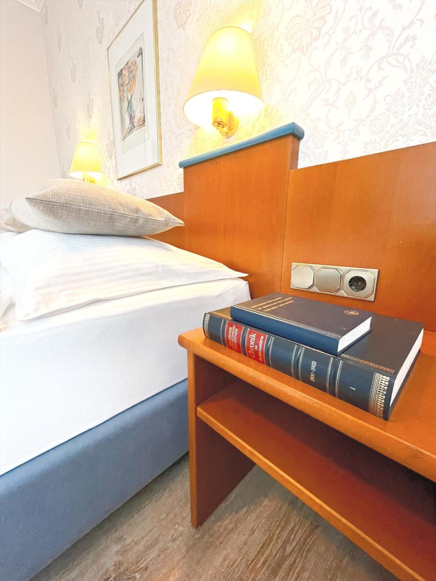 Hotel Kolossos Düsseldorf - Neuss Zimmer foto