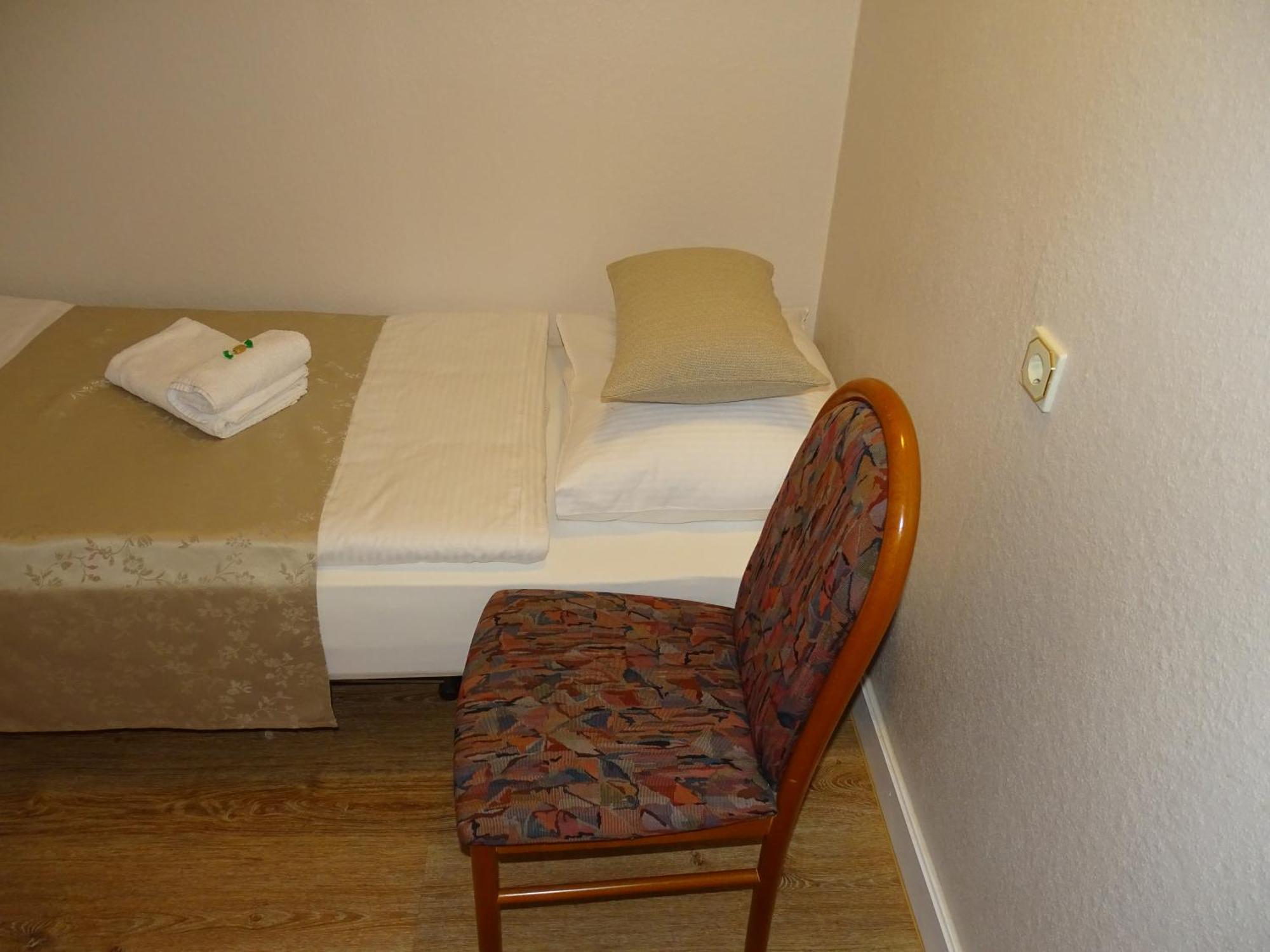 Hotel Kolossos Düsseldorf - Neuss Zimmer foto